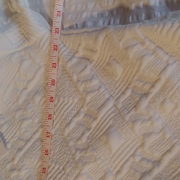 NWT Women's Soft White Patterned Top - Picture 10 of 11